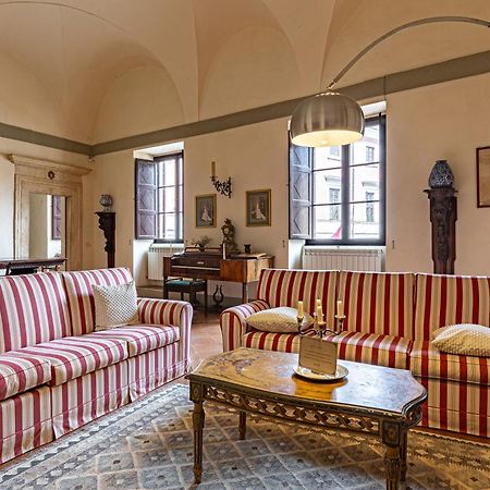 Апартаменты Palazzo Costanti - A 8 Minuti Dalle Terme Сан-Куйрико-д'Орча Экстерьер фото